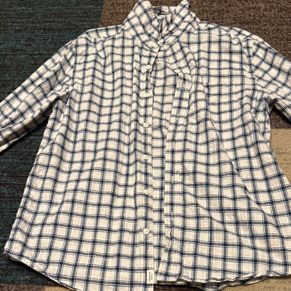 American Eagle Men's Navy and White Plaid Shirt Size medium Super Soft